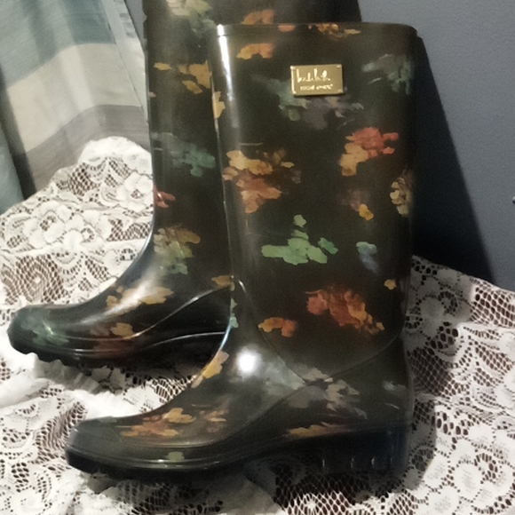 NWOT floral rain boots - Picture 5 of 5